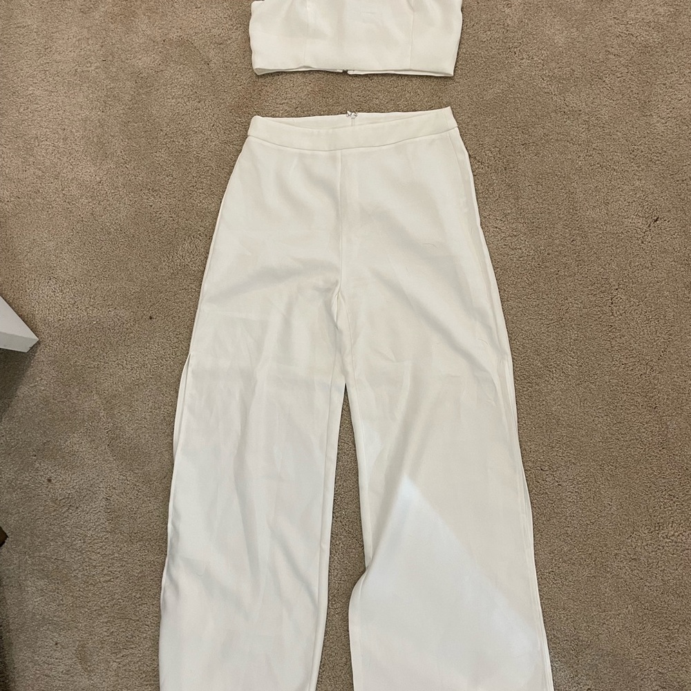 Showpo white set, worn once, great condition